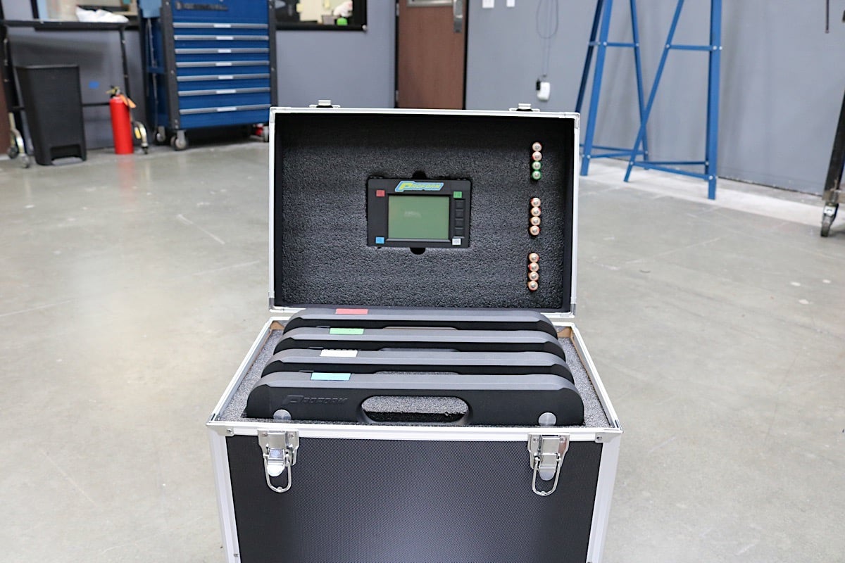 we-take-a-look-at-proforms-7000-lb-slim-wireless-scales-0004